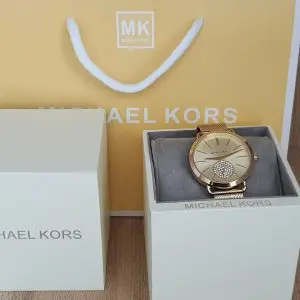 Michael Kors Women's Quartz Stainless Steel Watch MK3844