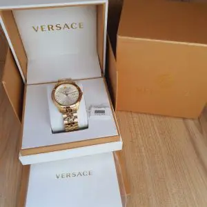 Versace Men's Quartz Swiss Made Stainless Steel White Dial Watch VELQ00719