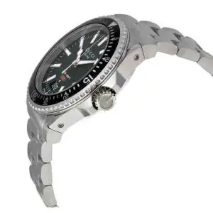 Gucci Men’s Swiss Made Quartz Stainless Steel Black Dial 40mm Watch YA136301
