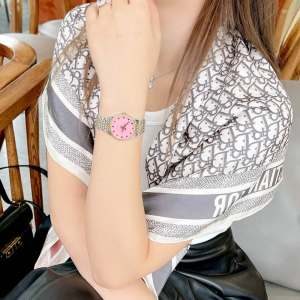 Gucci Women's Quartz Two-Tone Stainless Steel Pink Dial 29mm Watch YA1265030 - Image 8