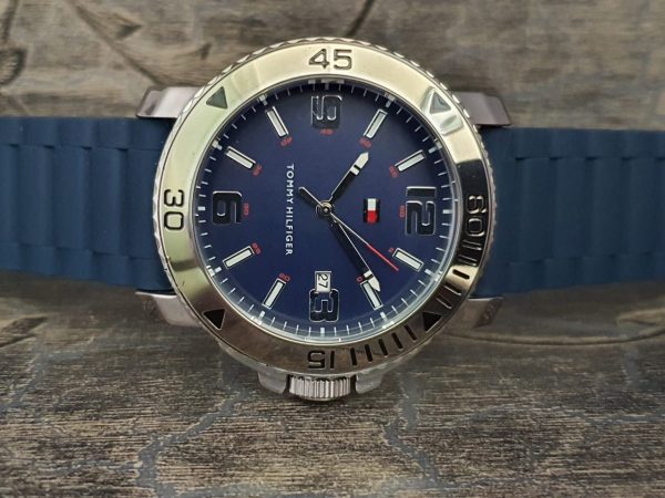 Tommy Hilfiger Men's Analog Blue Dial Watch Silicon Strap TH1790931/D