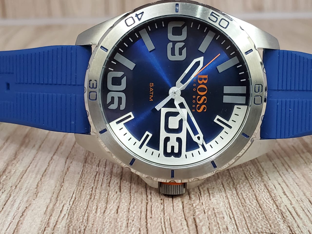 Hugo Boss Orange Silicone Mens 1513286 Classic Blue Analogue – Quartz Strap Berlin