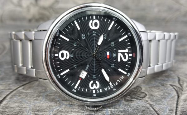Tommy Hilfiger Men's 1791105 Casual Sport Analog Display Quartz Silver Watch