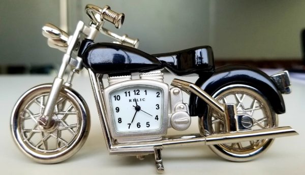 Fossil Relic Motorcycle Desk Clock Novelty Collectible die cast biker Clock