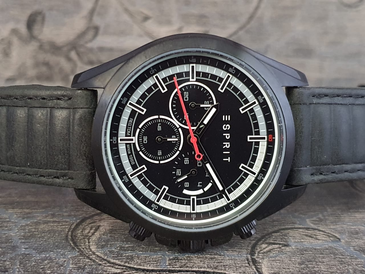 Esprit Men's Analog Black Dial Watch ES109161004 - Royalwrist.pk