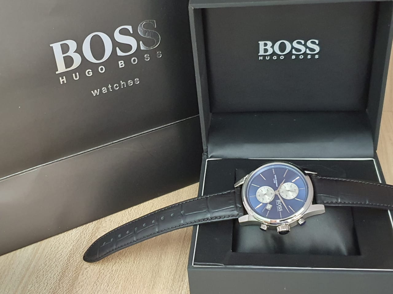 Hugo Boss Men's Chronograph Blue Dial Watch 1513283 - Royalwrist.pk
