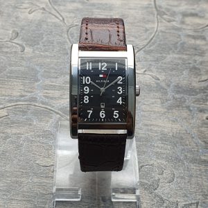 Tommy Hilfiger Men’s Quartz Leather Strap Black Dial 30mm Watch TH142125105