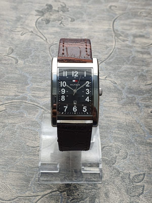 Tommy Hilfiger Men’s Quartz Leather Strap Black Dial 30mm Watch TH142125105