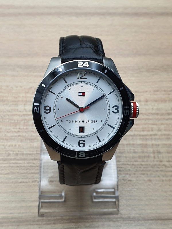 Tommy Hilfiger Men’s Quartz Leather Strap Silver Dial 44mm Watch TH1841271274