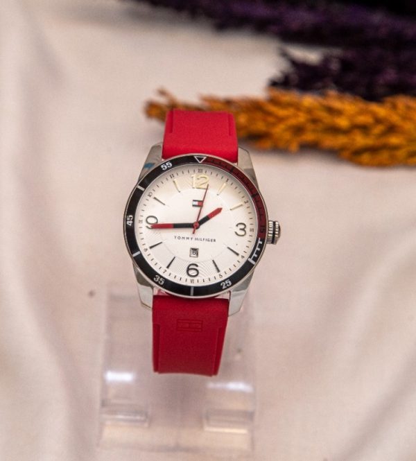 Tommy Hilfiger Men’s Quartz Red Silicone Strap White Dial 42mm Watch TH1521271360