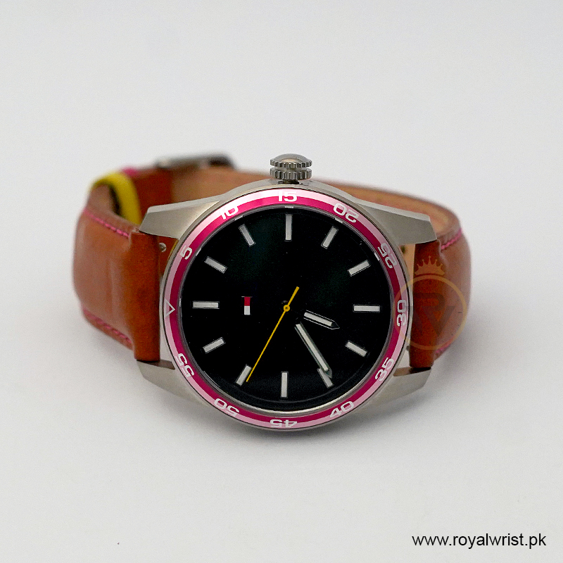 Tommy Hilfiger Men’s Quartz Brown Leather Strap Black Dial 42mm Watch 1790927/2 (Like New) - Image 3