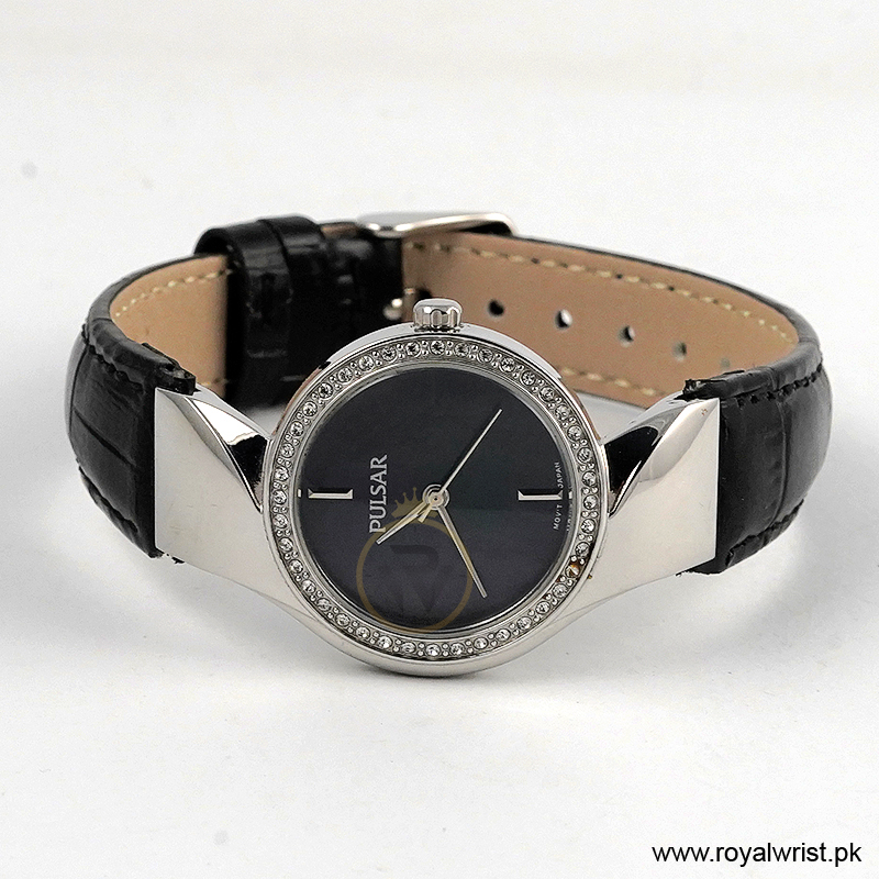 Pulsar by Seiko Women’s Quartz Black Leather Strap Black Mother Of Pearl Dial 30mm Watch PH8267X1 (Like New) - Image 4